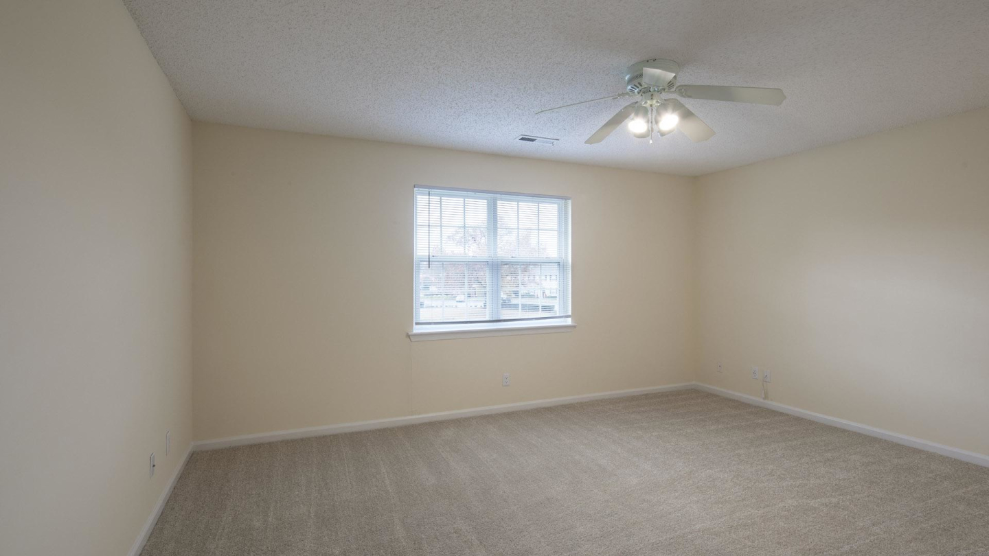 Holly Point Apartments Image 87