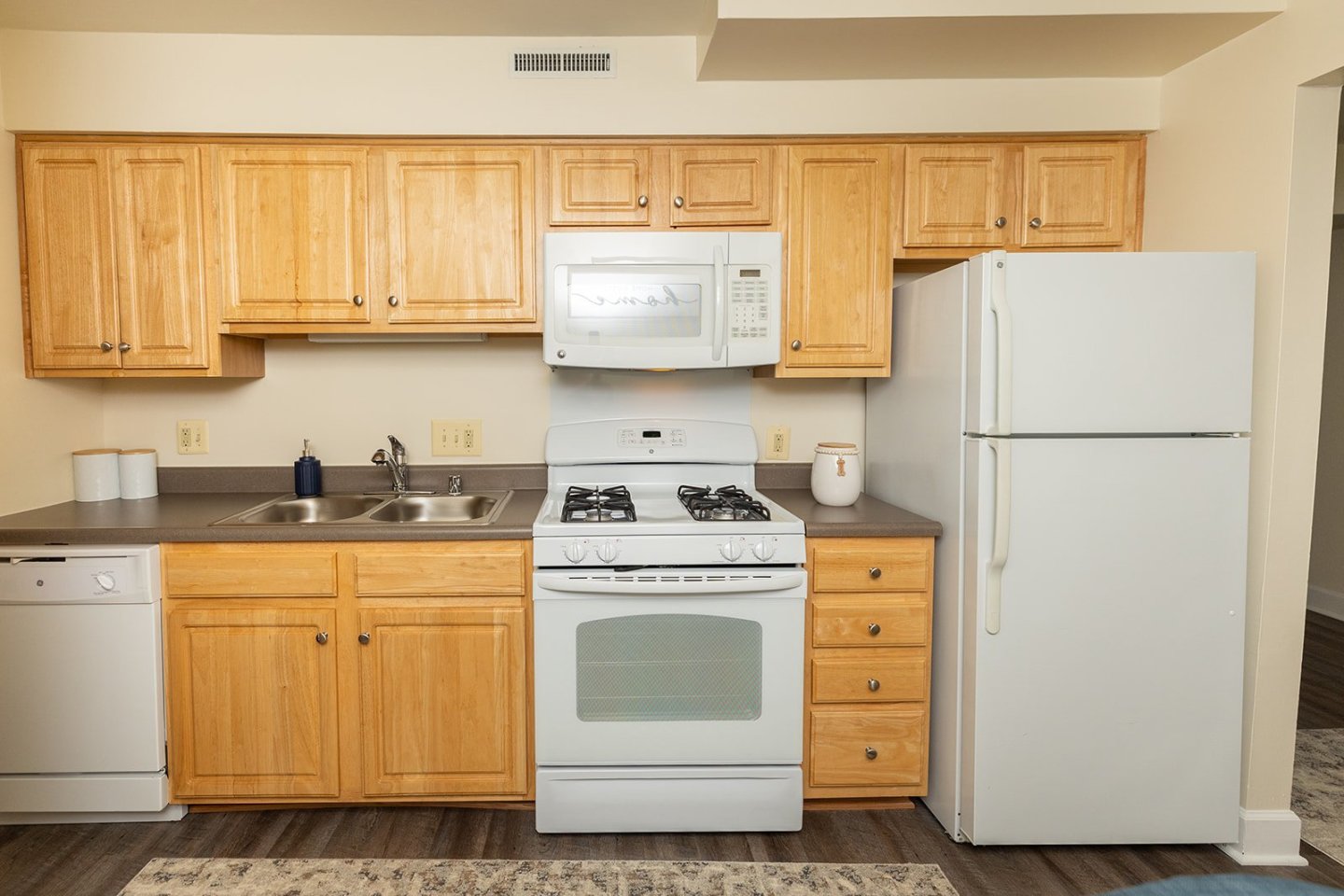The Brittany Apartments Image 9