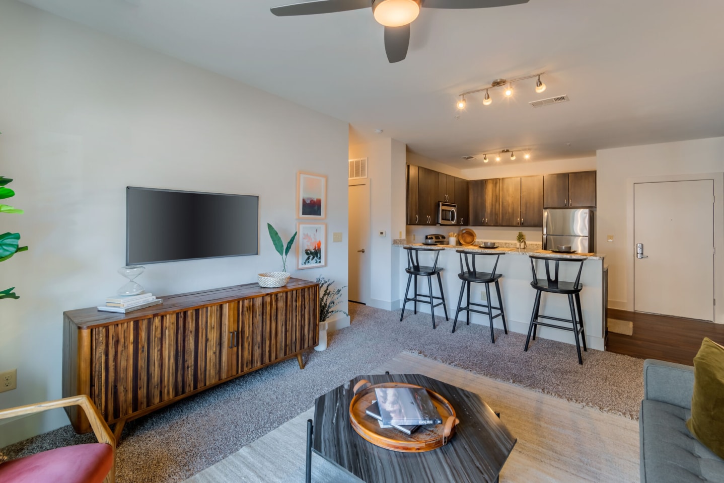 927 West Morgan Image 12
