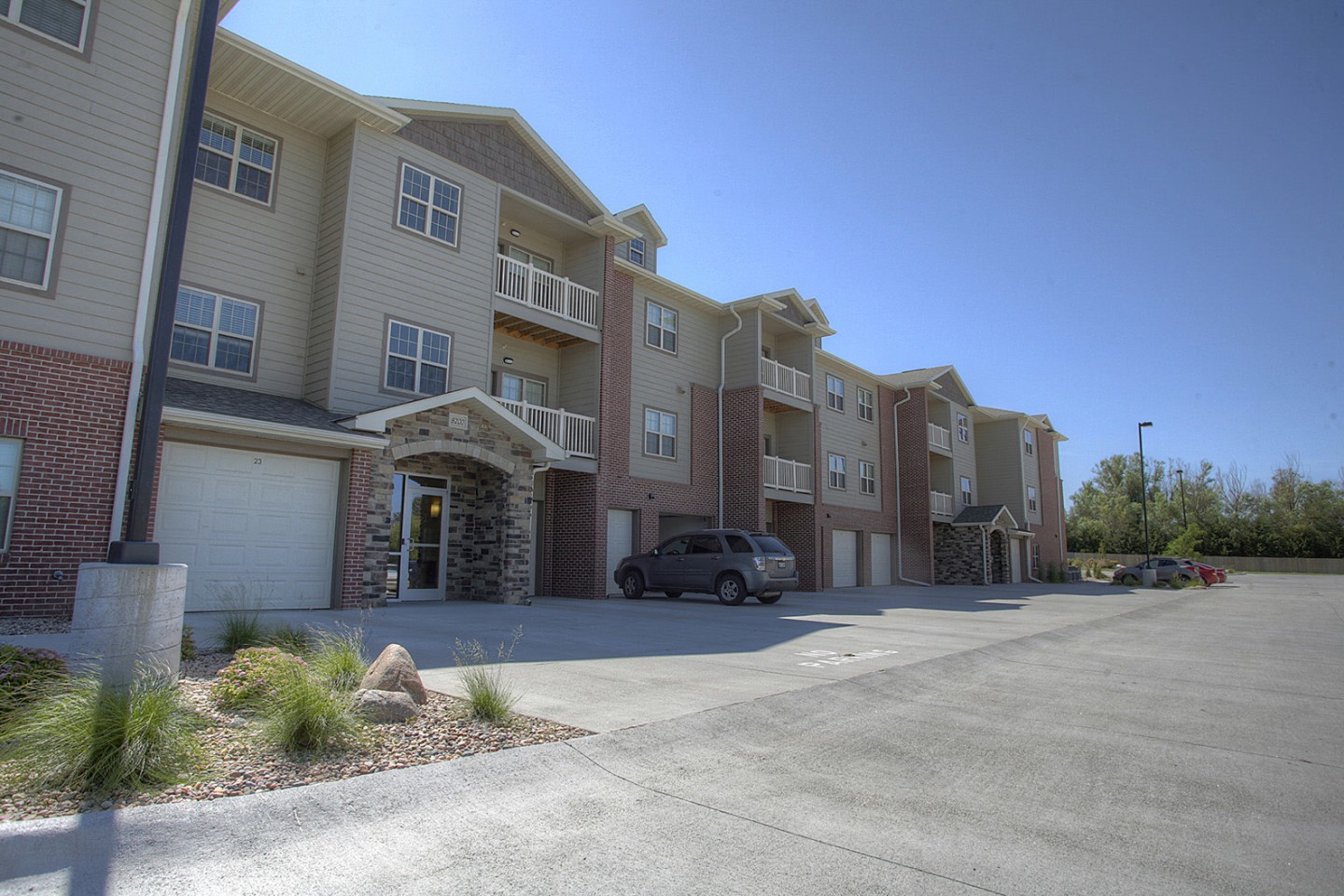 Lincoln Summit Falls Apartments & Townhomes Image 16