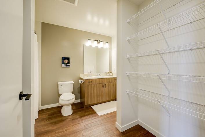 624 Yale Image 16