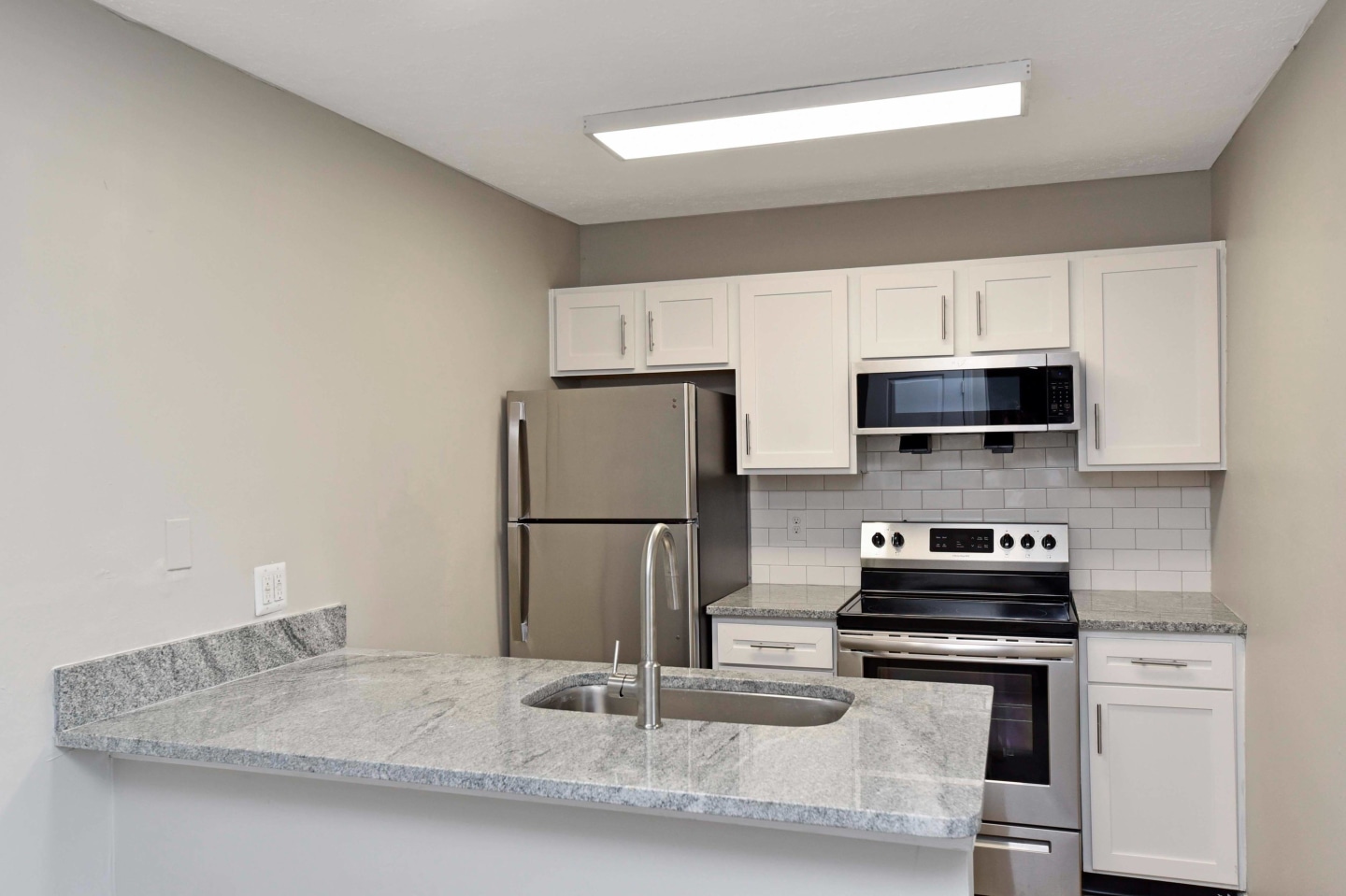 Amalie Apartment Homes Image 2