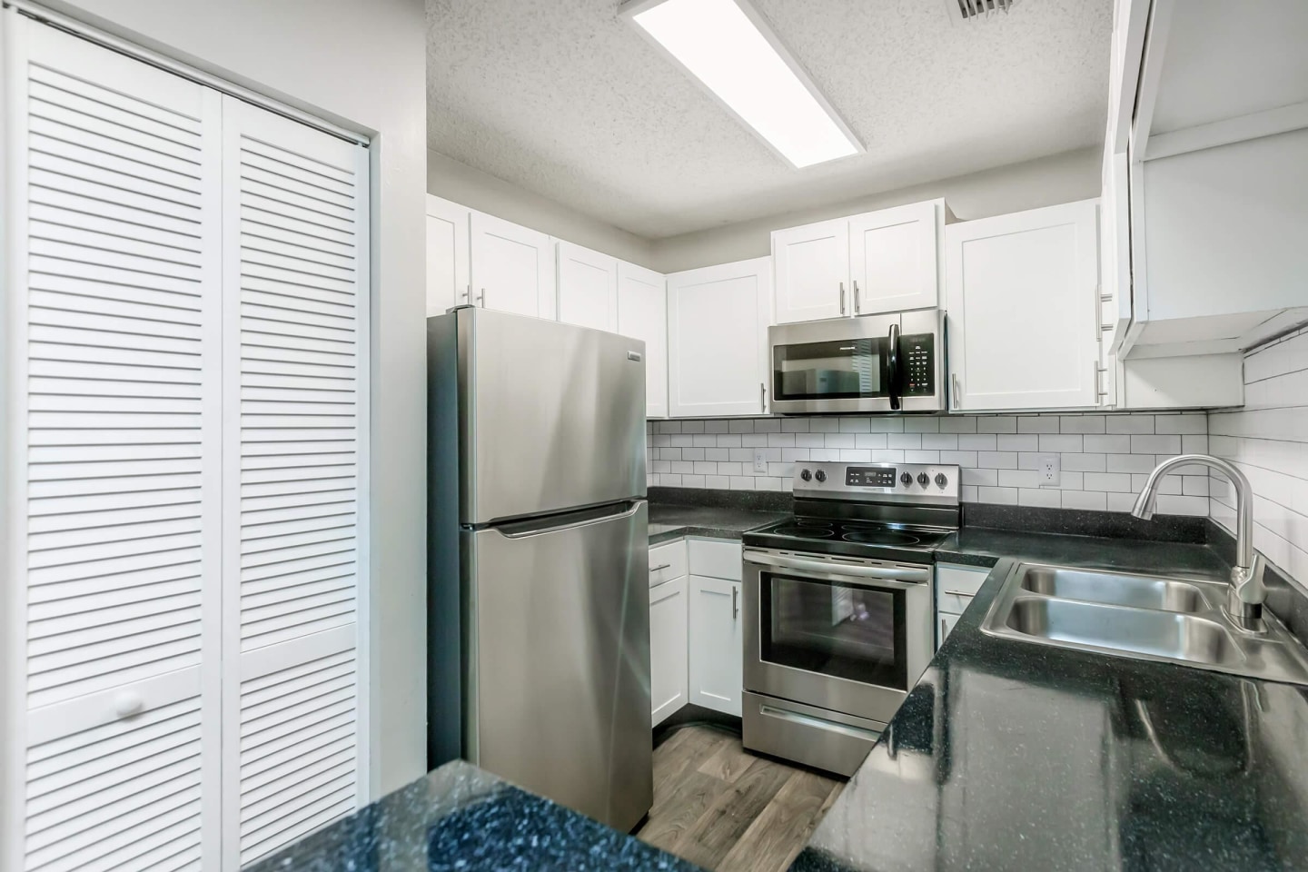 33 East Atlantic Beach Image 46