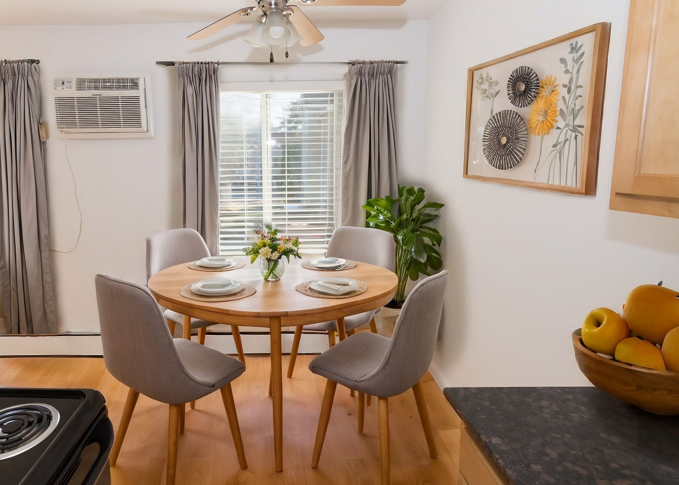 2741 Pillsbury Image 9