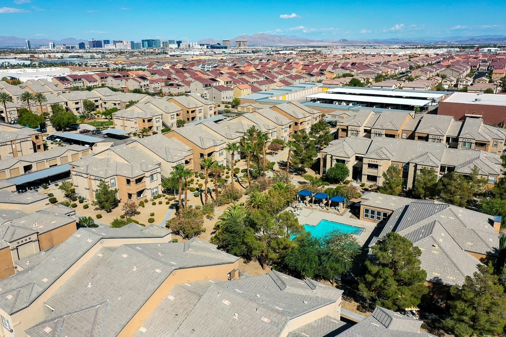 Pinehurst Condominiums Image 17