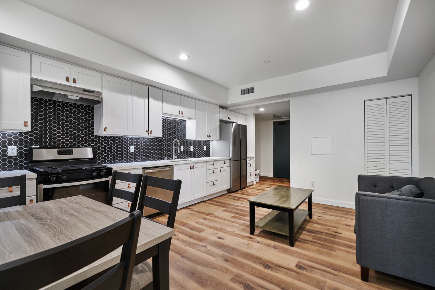 2600 S Catalina Street - Co-Living Image 40