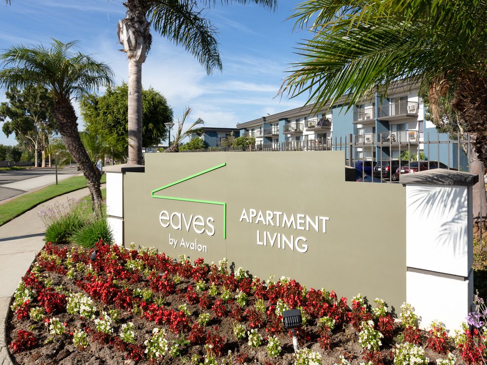 eaves Seal Beach Image 39