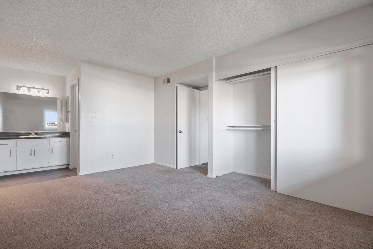 Avenue 8 Image 7
