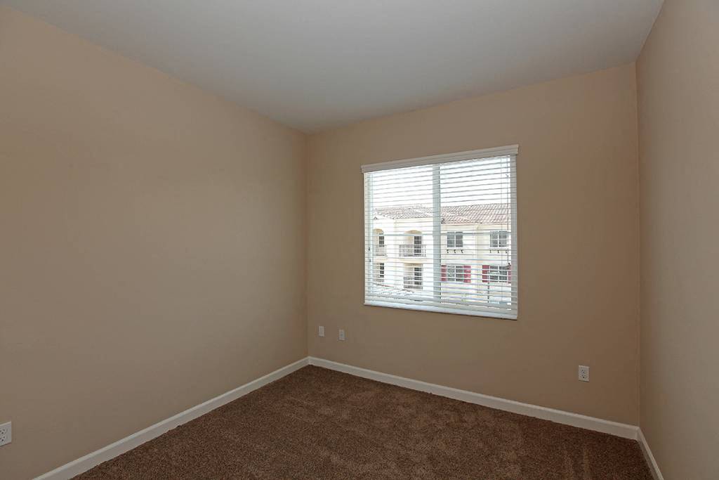 Senior Housing - Monaco Apartments Image 22
