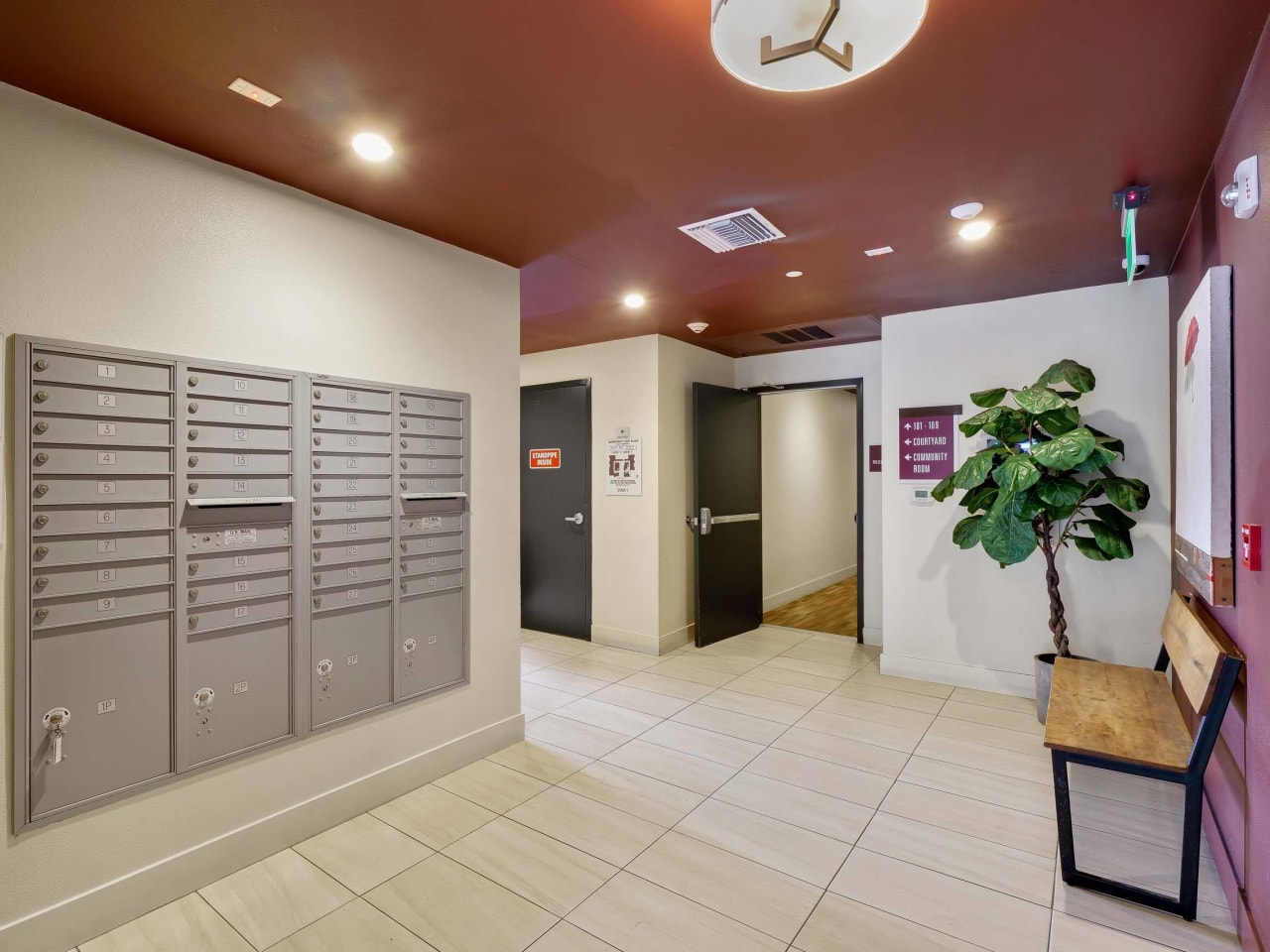 The Metropolitan at Larchmont Village Image 28