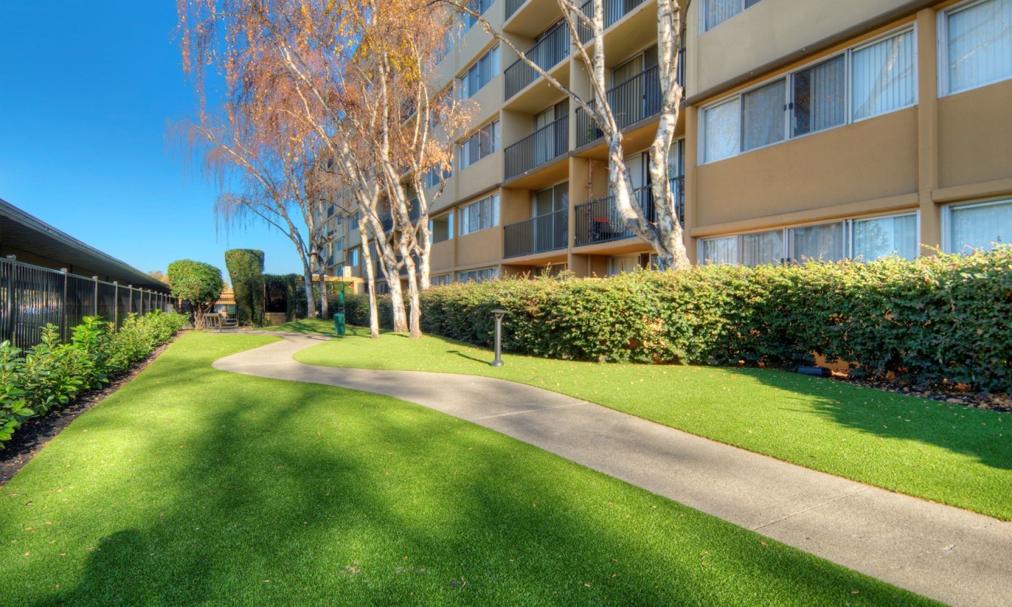 Avenue Two Image 59