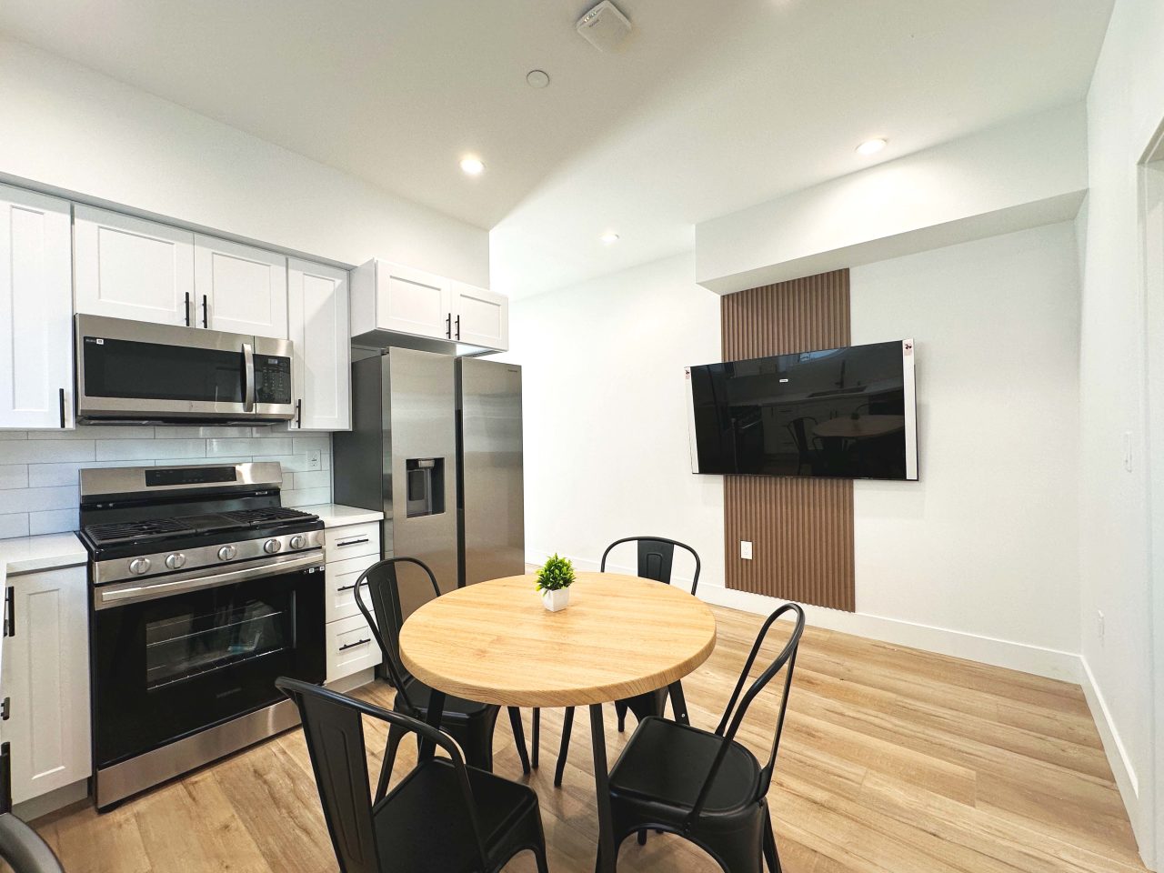2909 Kenwood Avenue - Co-Living Housing Image 7