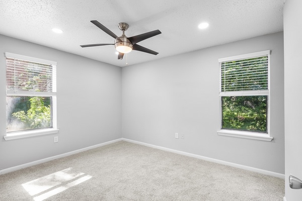 Coachman Club Apartments Image 12