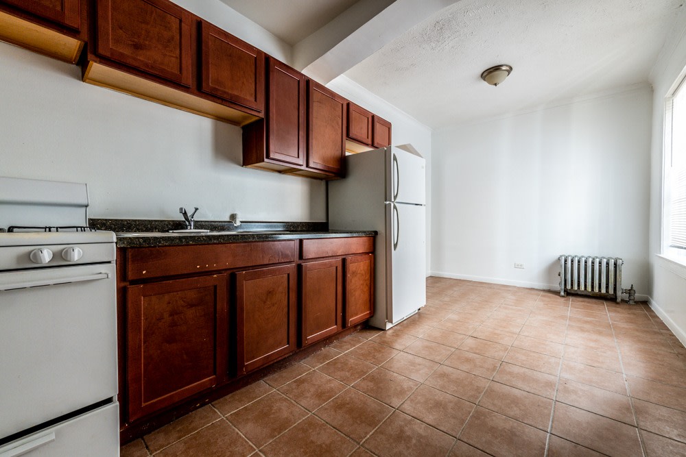 8241 S Ellis Image 2