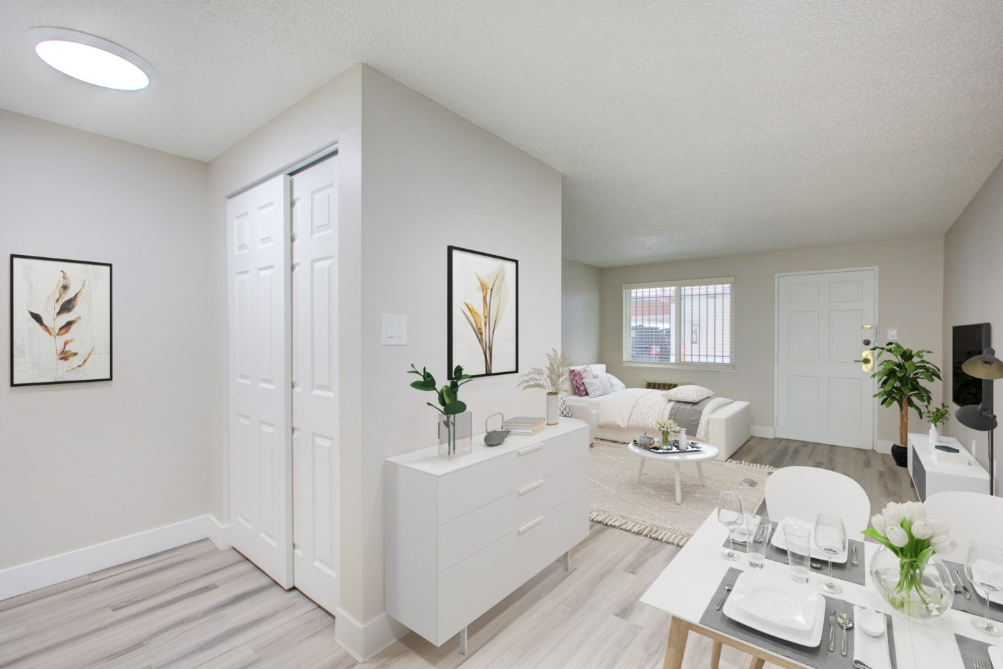 270 Lincoln Image 8