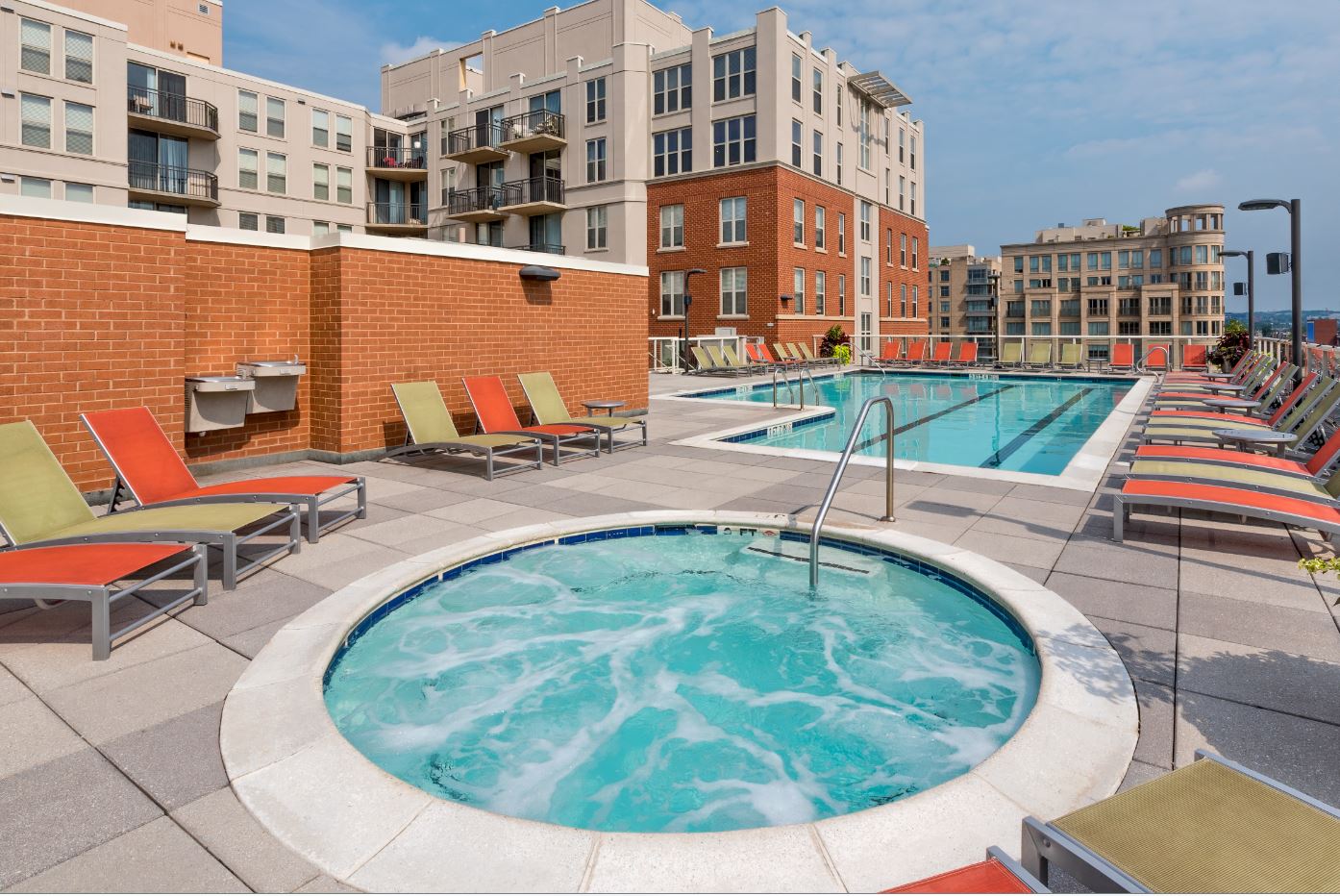 Massachusetts Court Apartments Image 19
