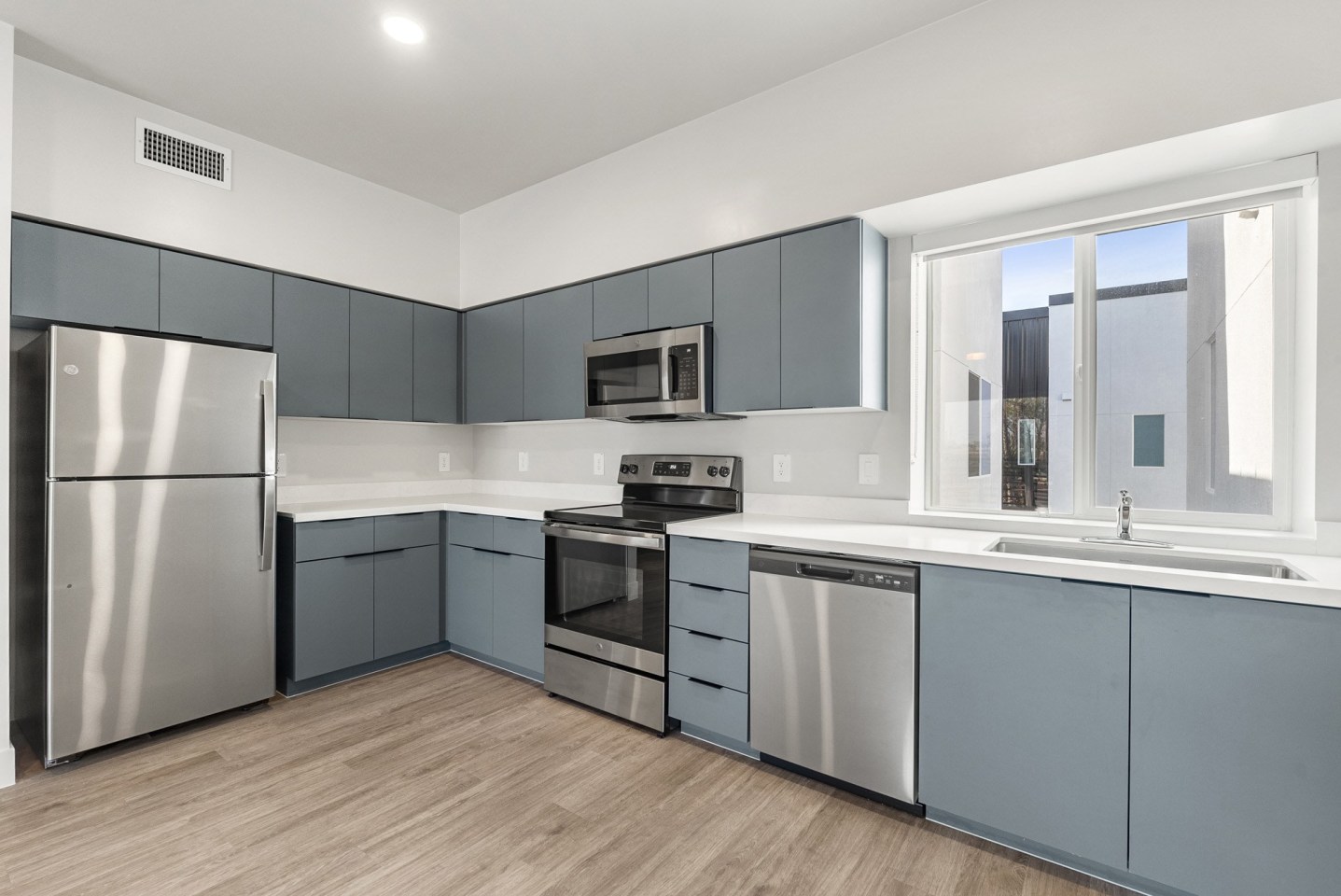 Second Avenue Commons Image 25