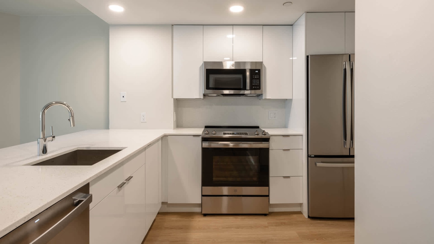 660 Washington Image 4