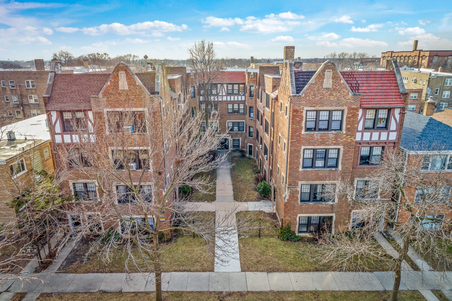 2613 West Berwyn Ave. Apt. Image 5