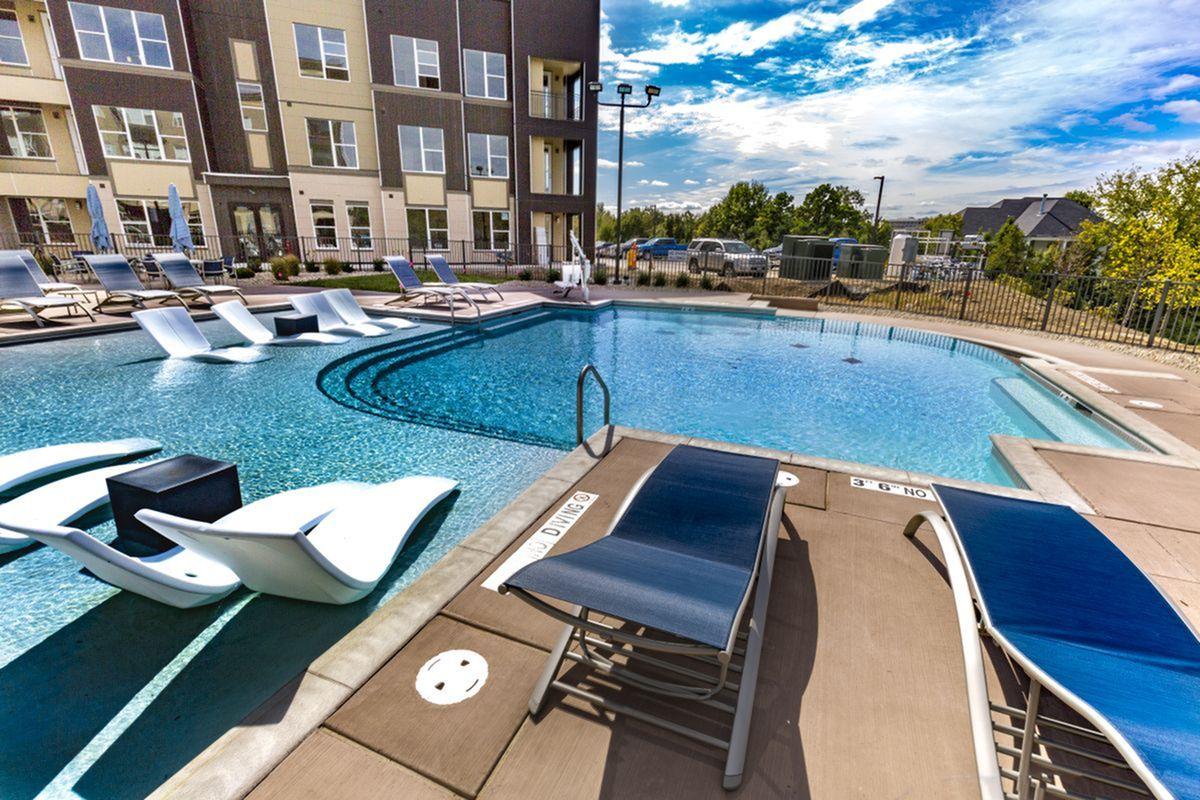 Alinea Town and Country Image 48