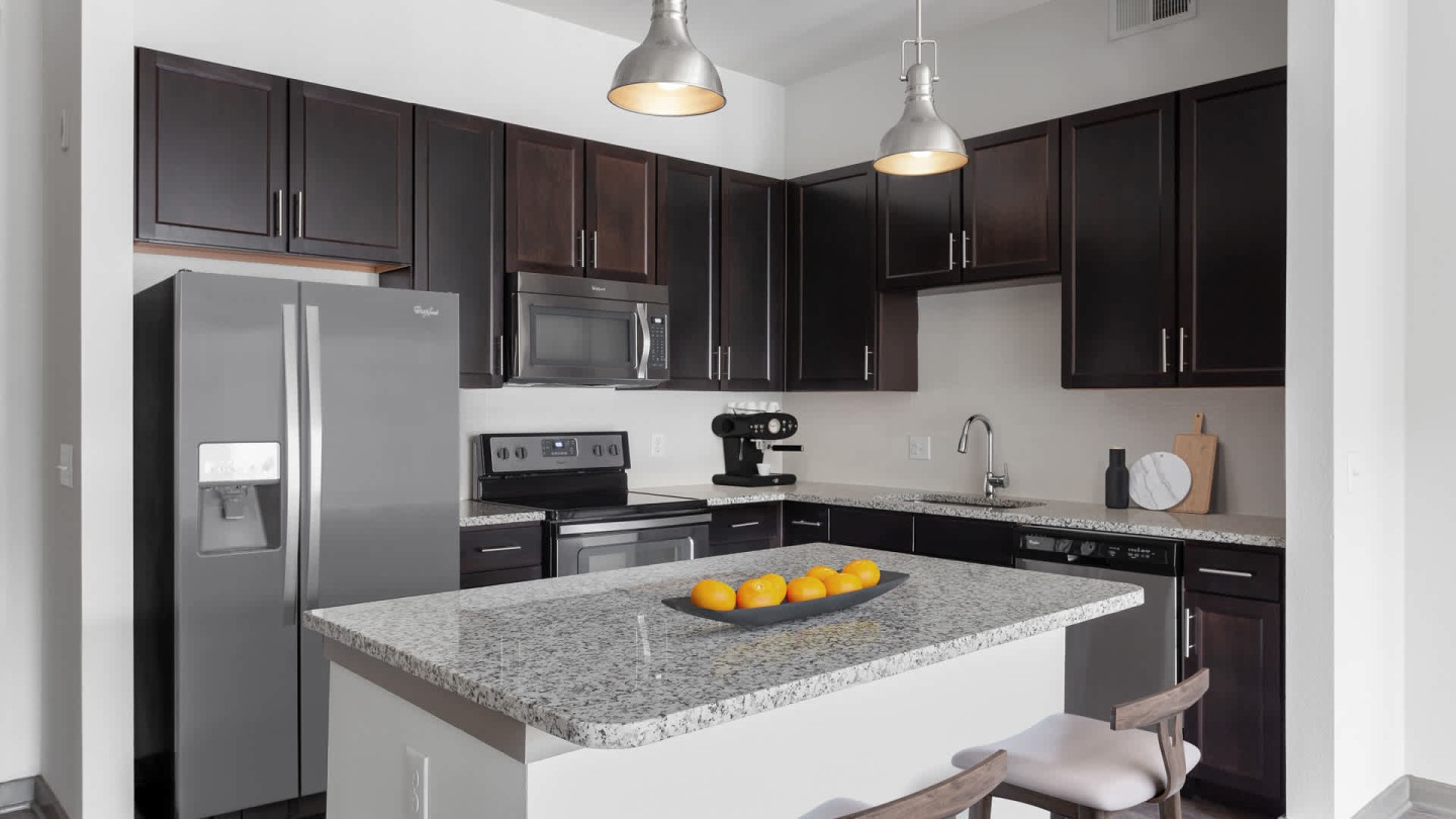 Crest at Park Central Apartments Image 6
