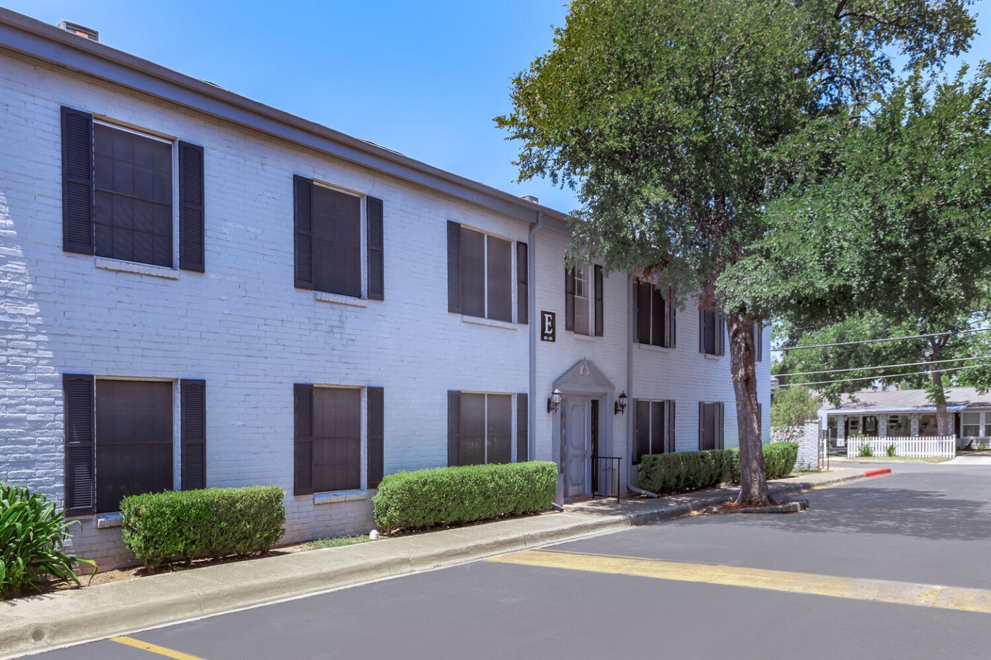 New England Village Apartments Image 21