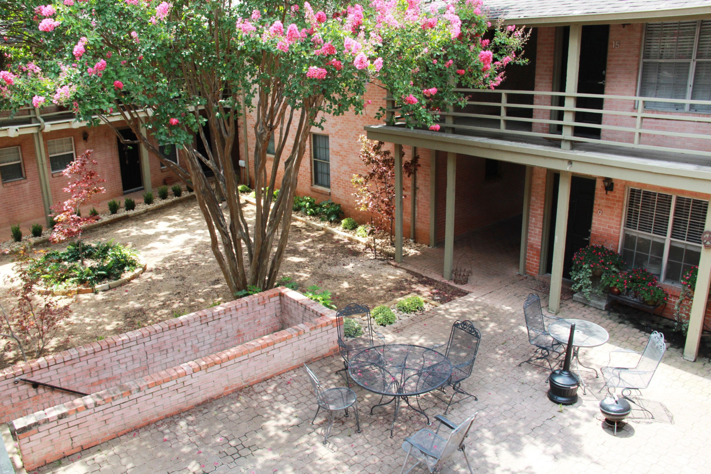 Westside Court Image 4