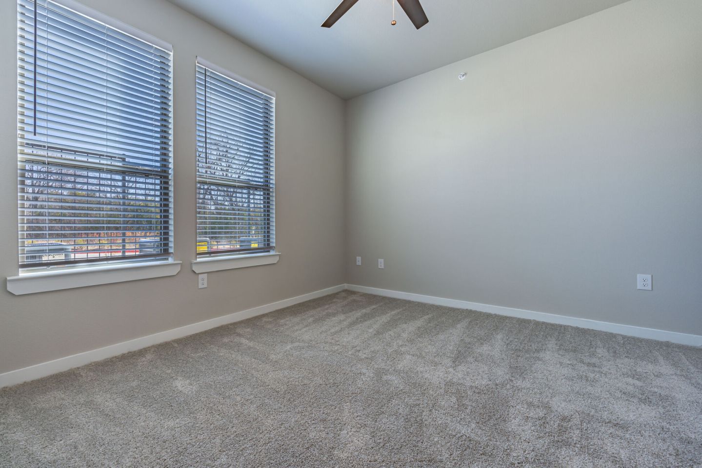 Ariza Scott BLVD Image 38
