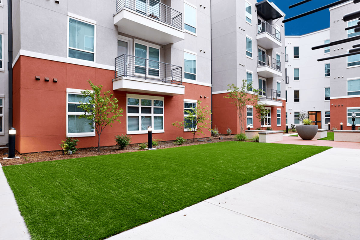 Liv+ Arlington - Student Housing Image 21
