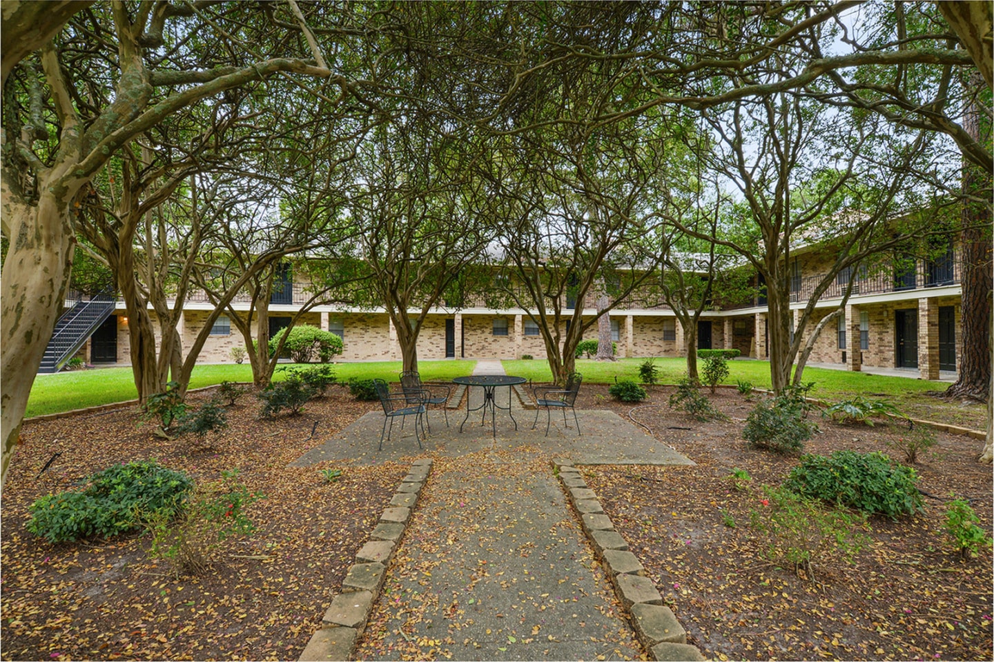 Park Regency Image 12
