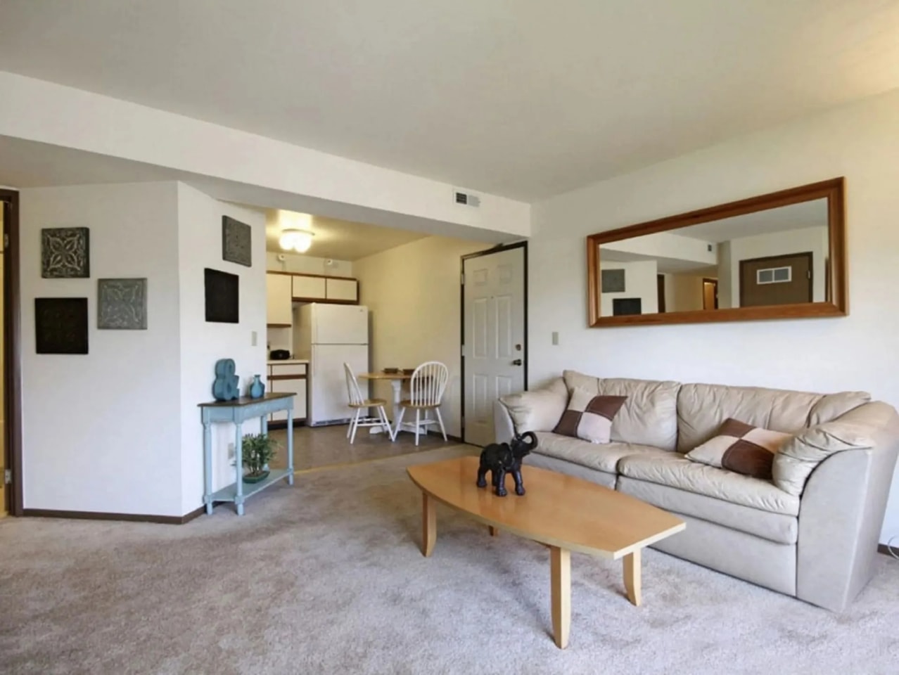 Eco Park Apartments Image 3