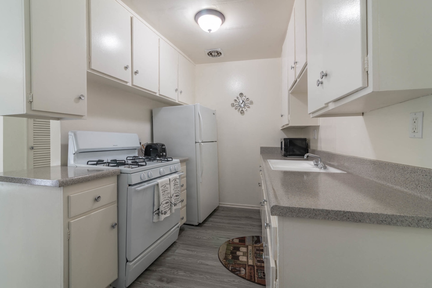 Sunland Park Apartments Image 7