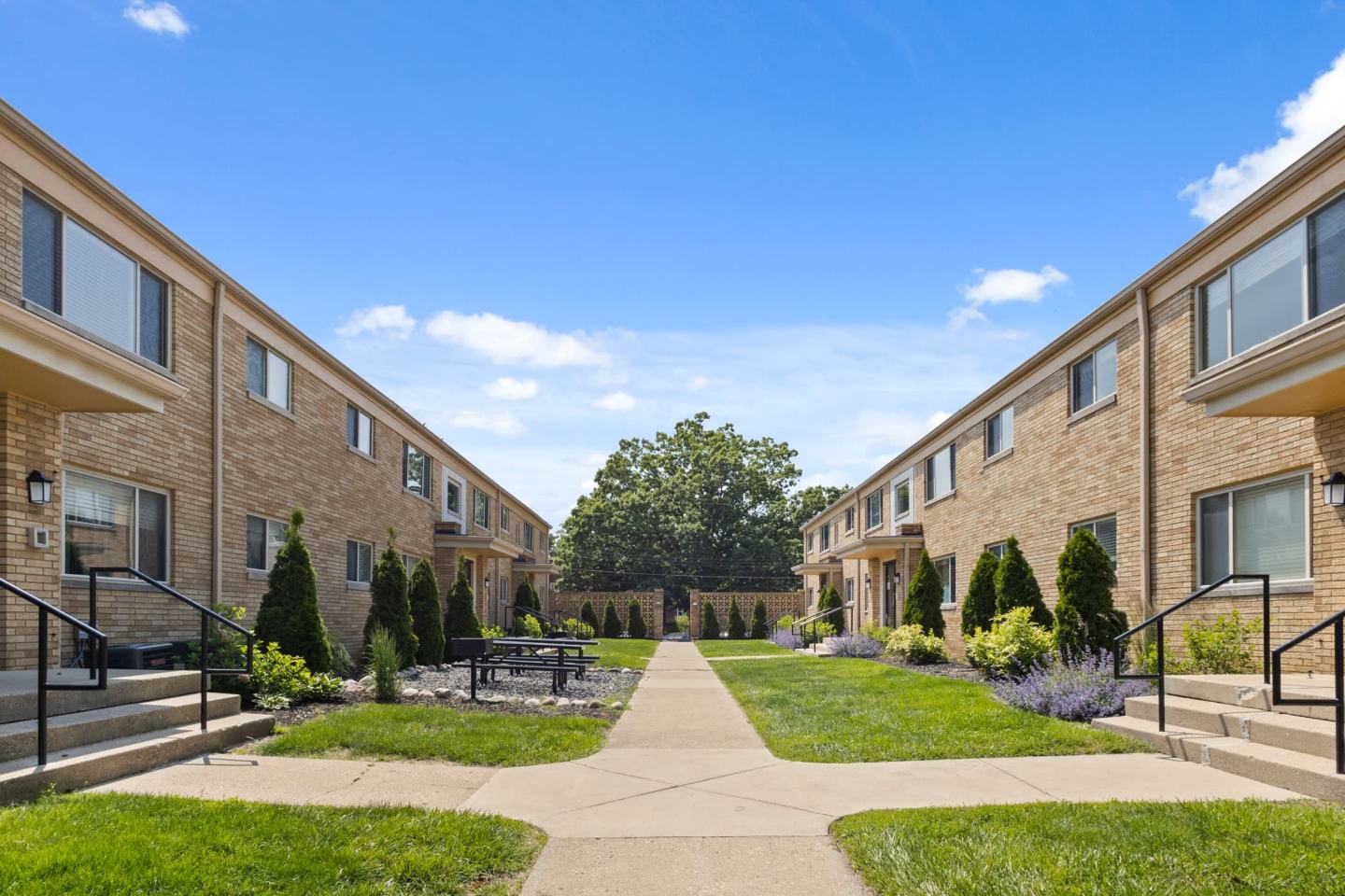 Monon Living Image 91