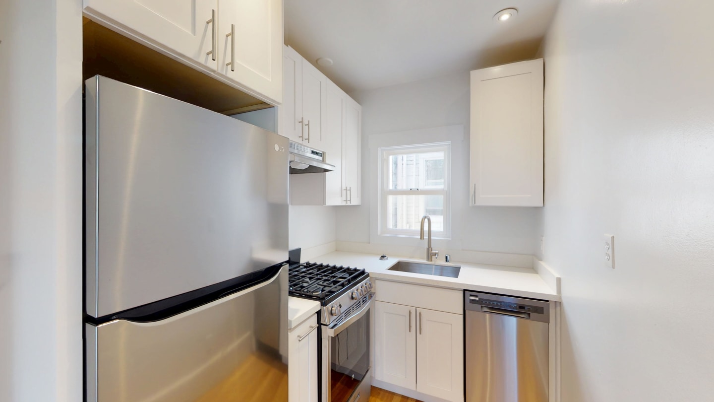 1077  Ashbury Sreeet Image 1