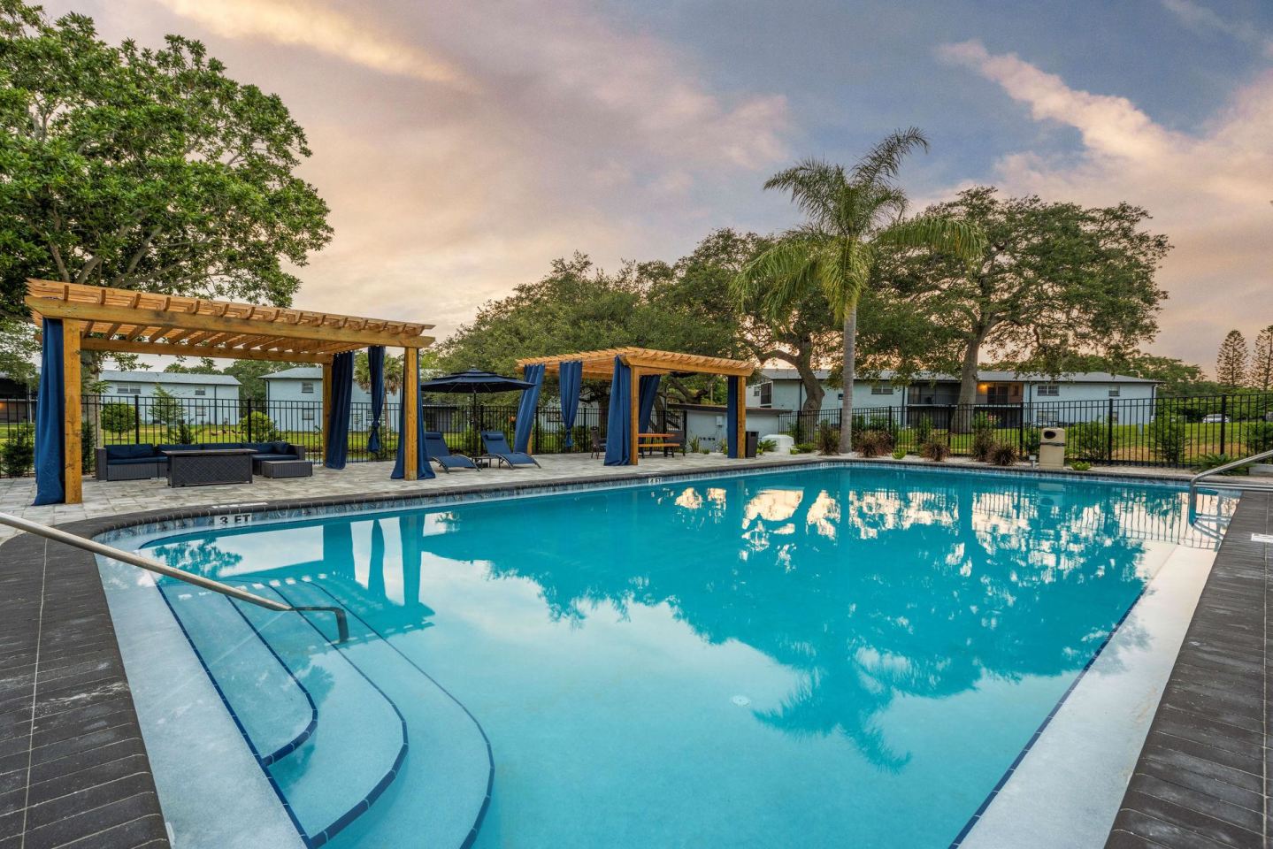 Altura Largo Apartments Image 1