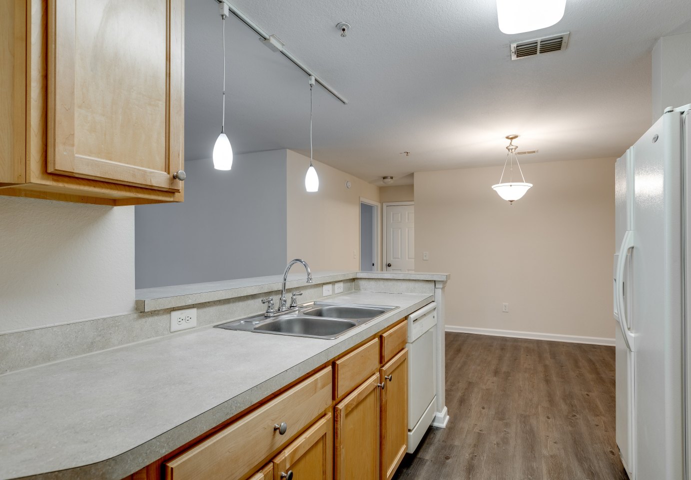 Villages at Lake Pointe Apartments and Townhomes Image 14