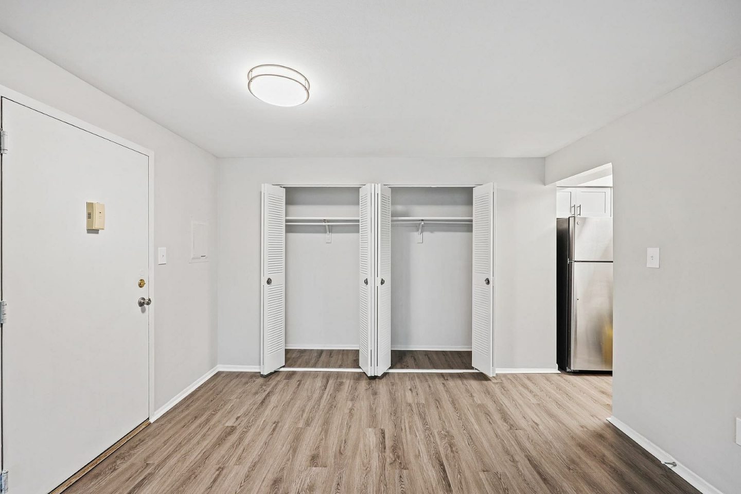 Beacon Pointe Apartments & Townhomes Image 4