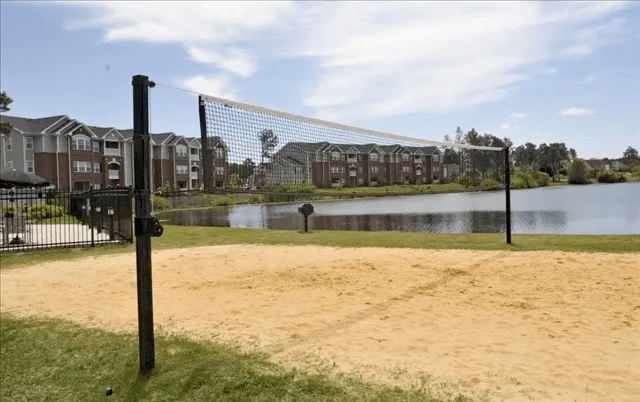 Village on the Lake Apartments Image 15