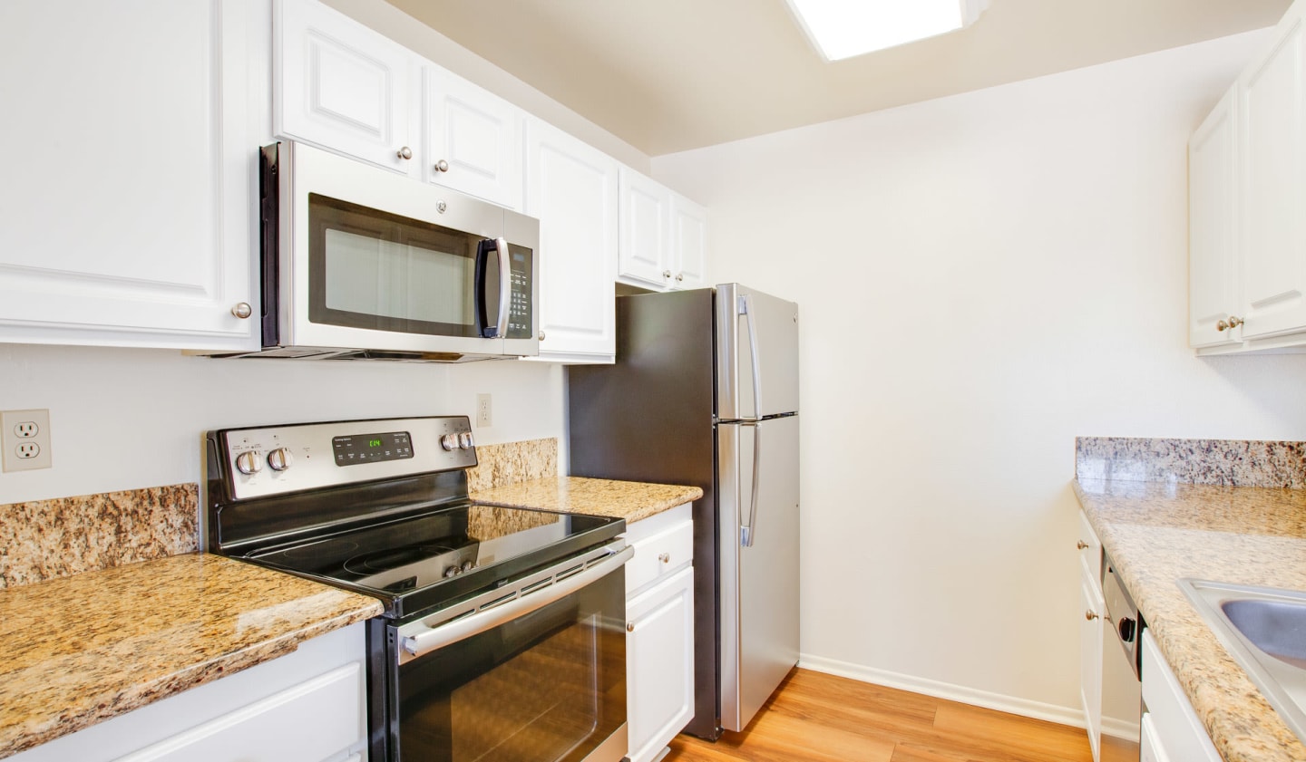 Island Club Apartments Image 26