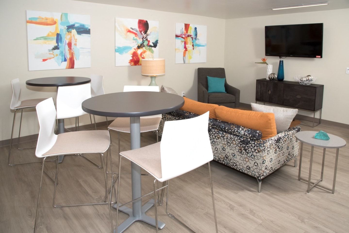 Continental Apartments Image 8