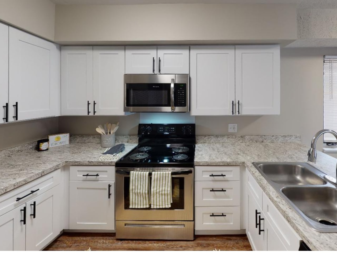Timber Lake Apartments Image 16