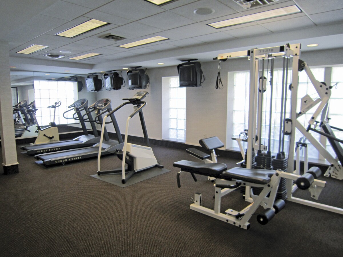 Towne Towers Image 9