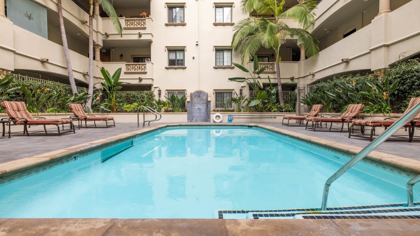 Versailles Koreatown Image 33