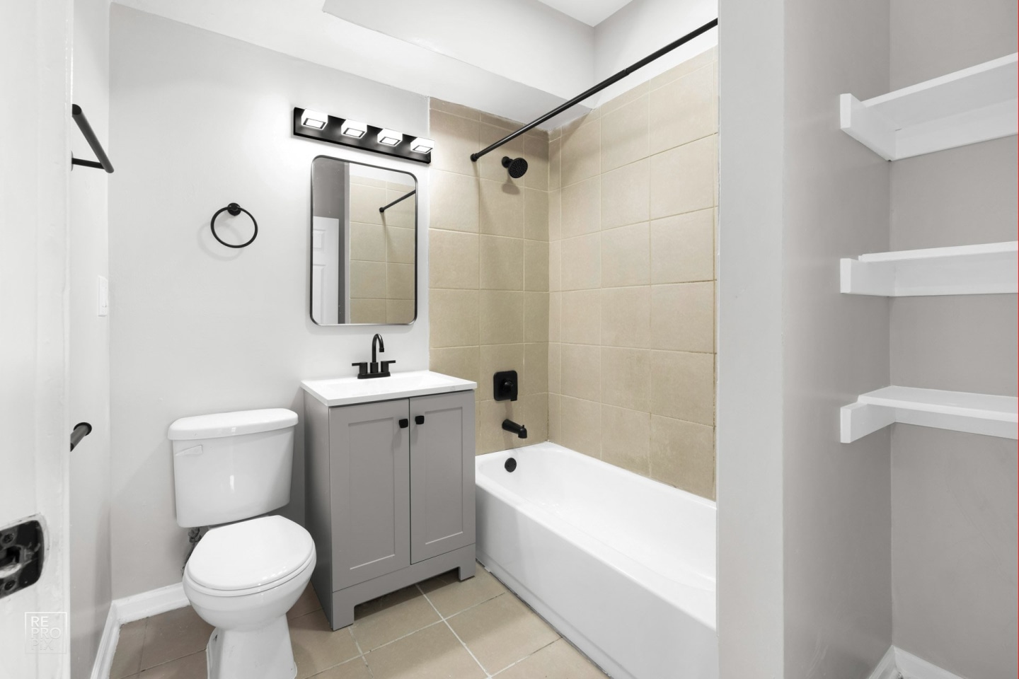 5749 W Chicago Image 3