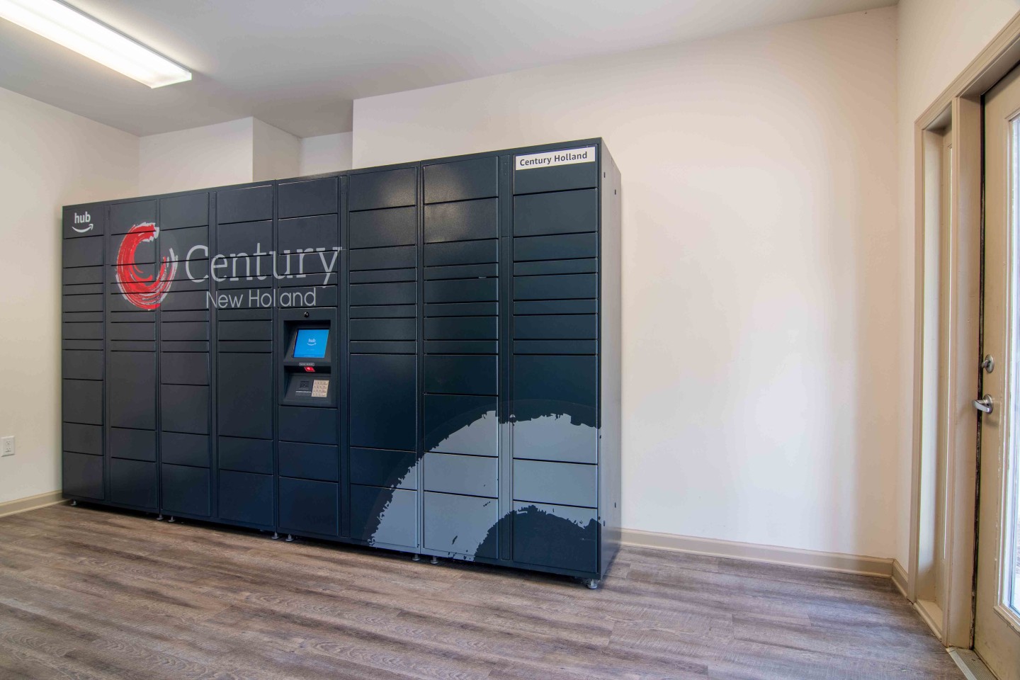 Century New Holland Image 13