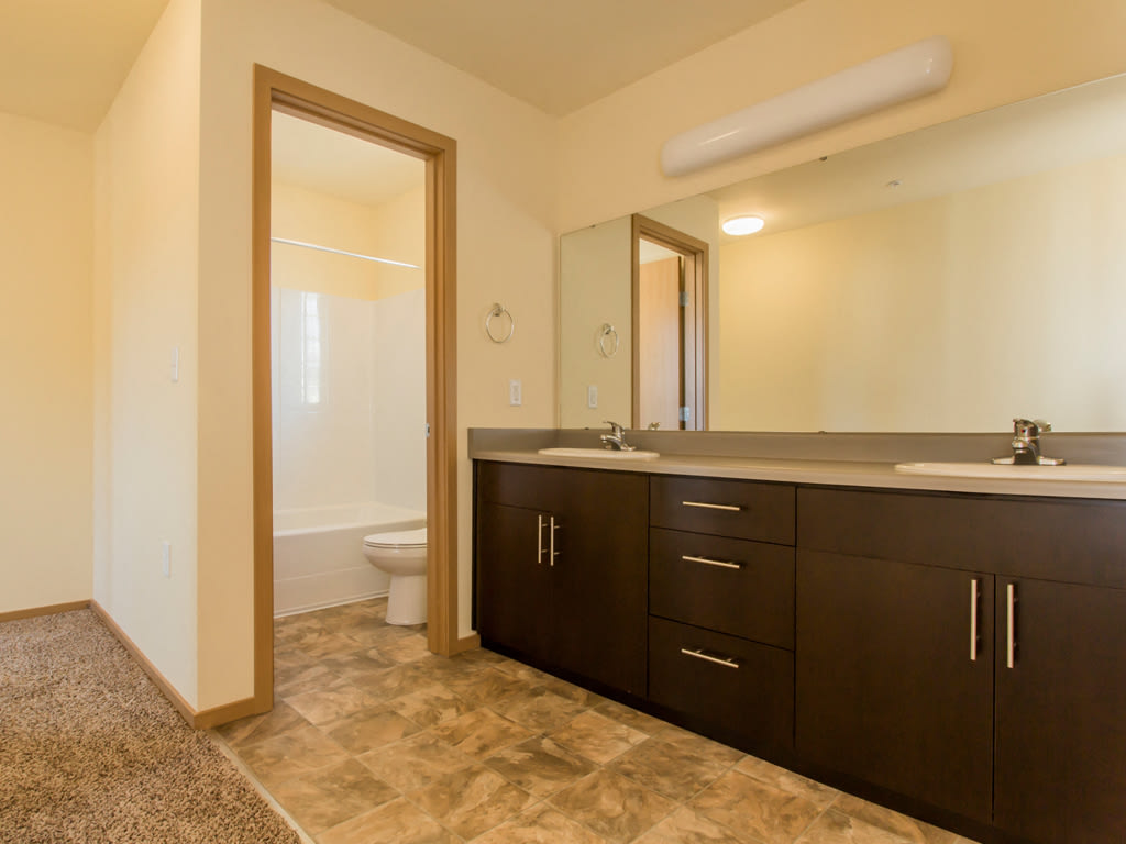 Axis Apartments Image 17