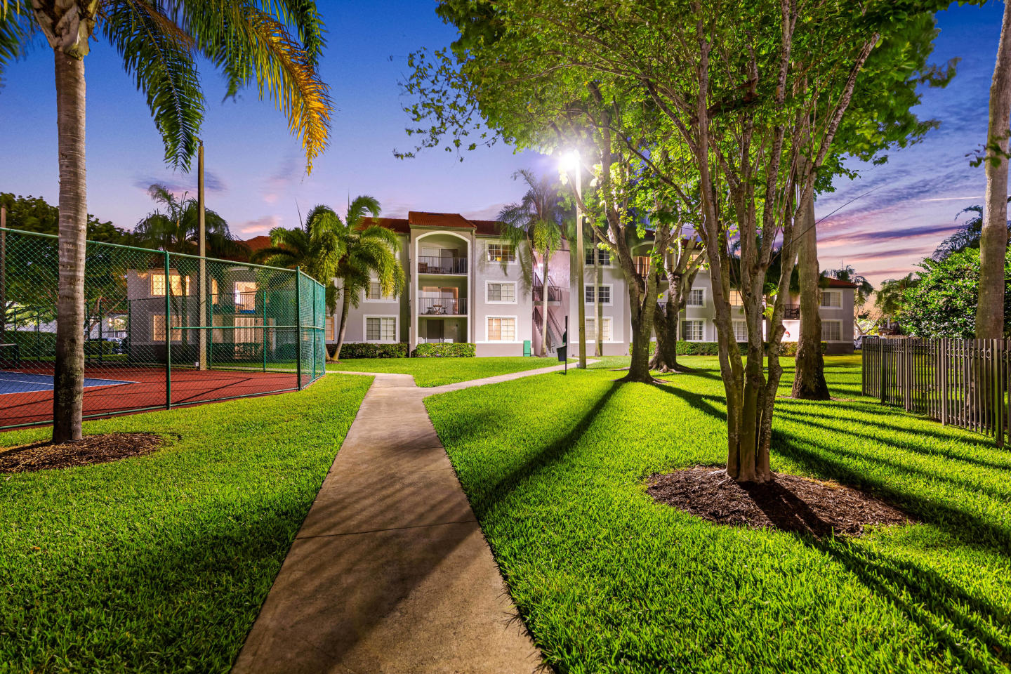 Sunset Gardens Apartments Image 88