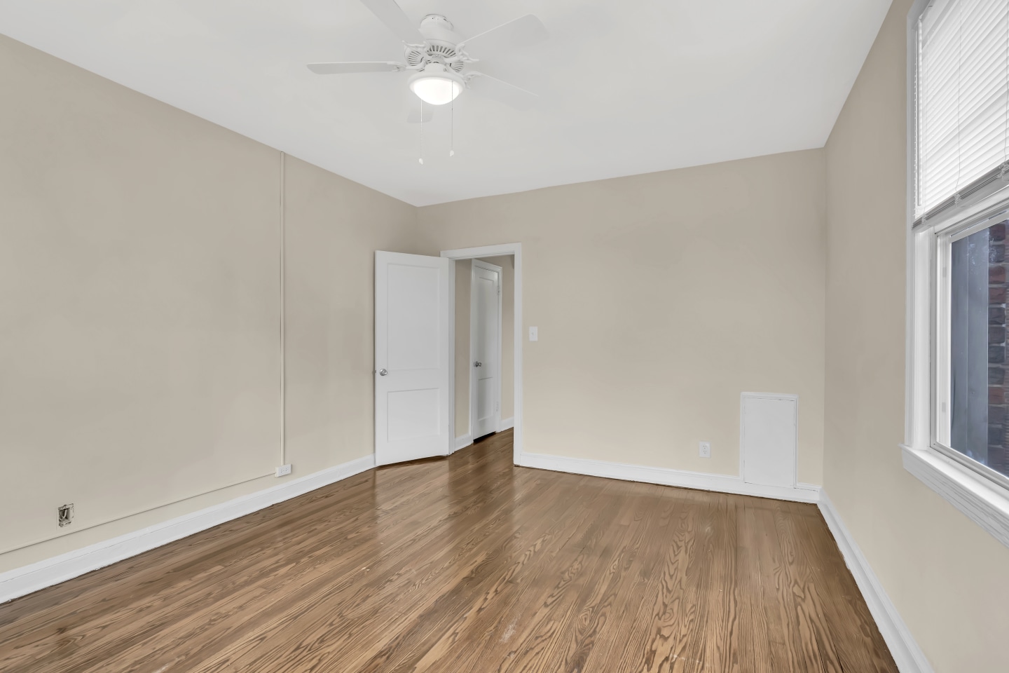 Panorama Courts Image 2
