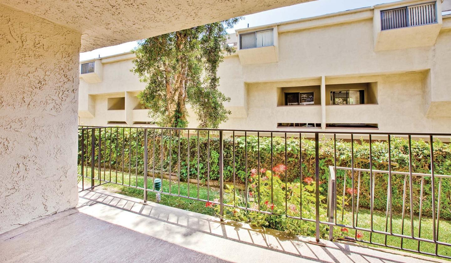 Villas of Pasadena Apartment Homes Image 11