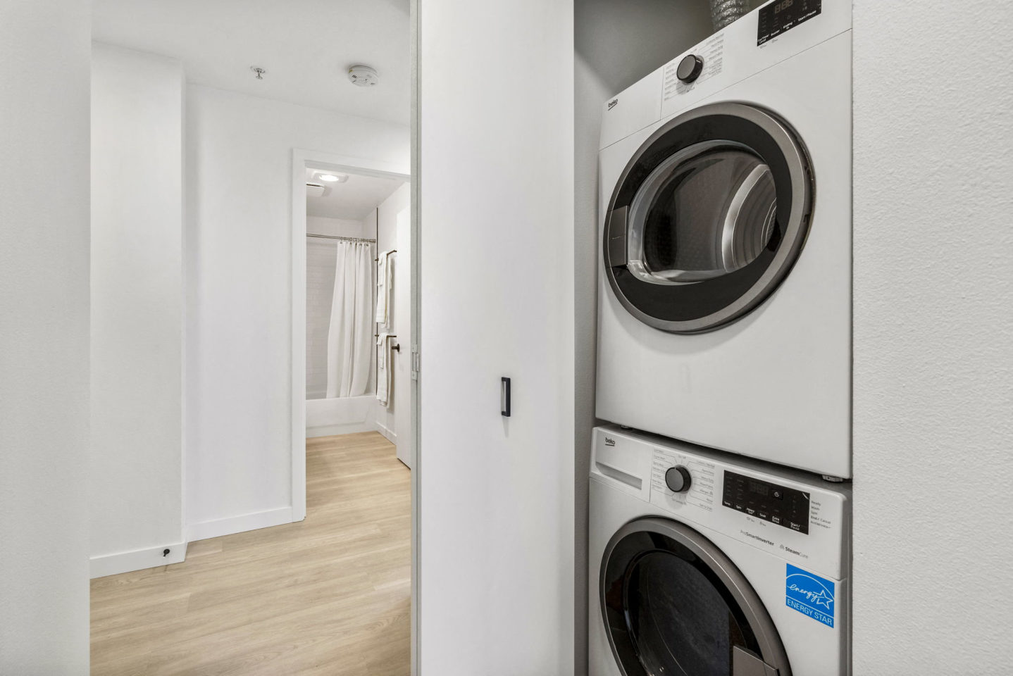 Thea Apartments Image 15